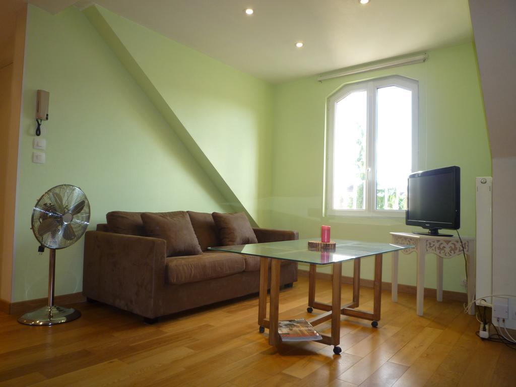 Les Mirabelles Apartment Metz Bagian luar foto